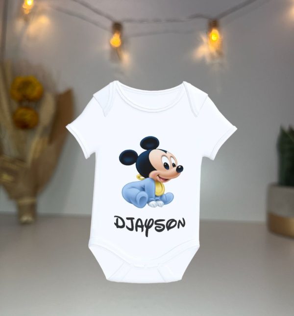 Body Bebé Mickey: O Toque Mágico para o Bebé