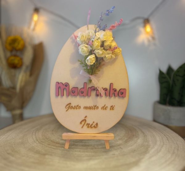 Ovo em Madeira com Flores Personalizado para Madrinha:
