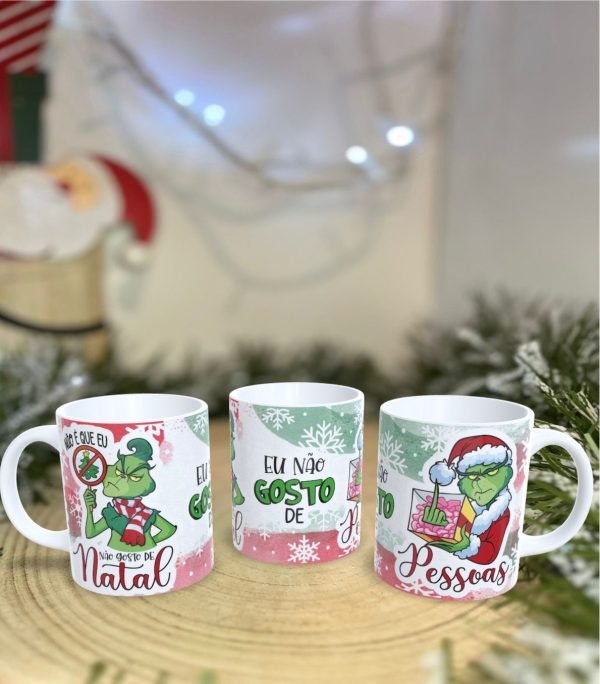 Caneca do Grinch Natal Personalizável - A Diversão Natalícia que Faltava! - Image 4